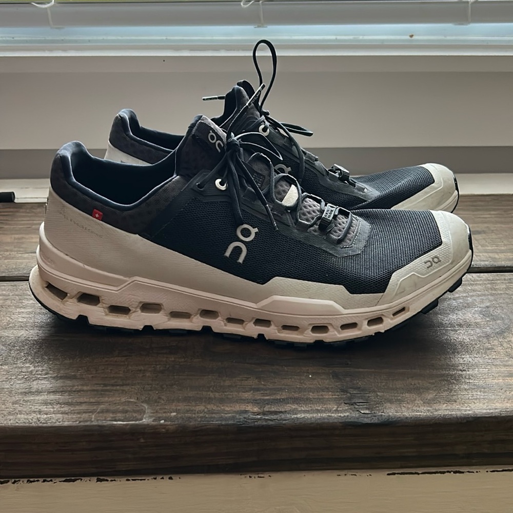 On Running shoes black white sz 12